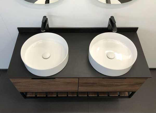 Комплект Тумба "Порто-120-2 + столешница Черный + 2 р-ны Дуб тёмно-коричневый COMFORTY Комплект Тумба "Порто-120-2 + столешница Черный + 2 р-ны Дуб тёмно-коричневый COMFORTY