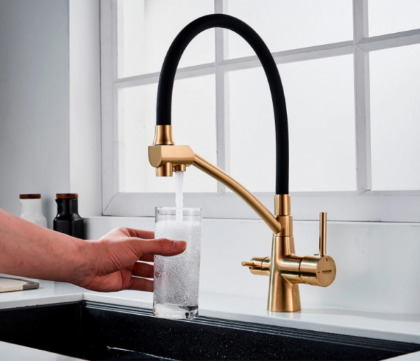 Смеситель для кухни Accoona A5179AW-13 золото Смеситель для кухни Accoona A5179AW-13 золото