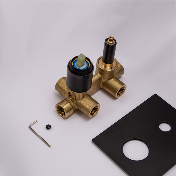 Душевой комплект AVS Cube 4в1черный матовый Душевой комплект AVS Cube 4в1черный матовый