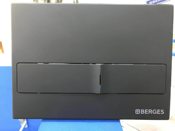 Кнопка смыва Line L5 Berges 040015 Кнопка смыва Line L5 Berges 040015